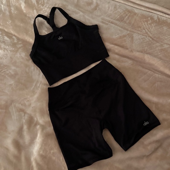 ALO Yoga Seamless Ribbed Favorite Bra Tank W/Matching Shorts M/L fit SET of 2 - Picture 2 of 8